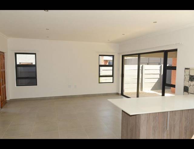 3 BEDROOM HOUSE FOR SALE IN GREEN HILLS